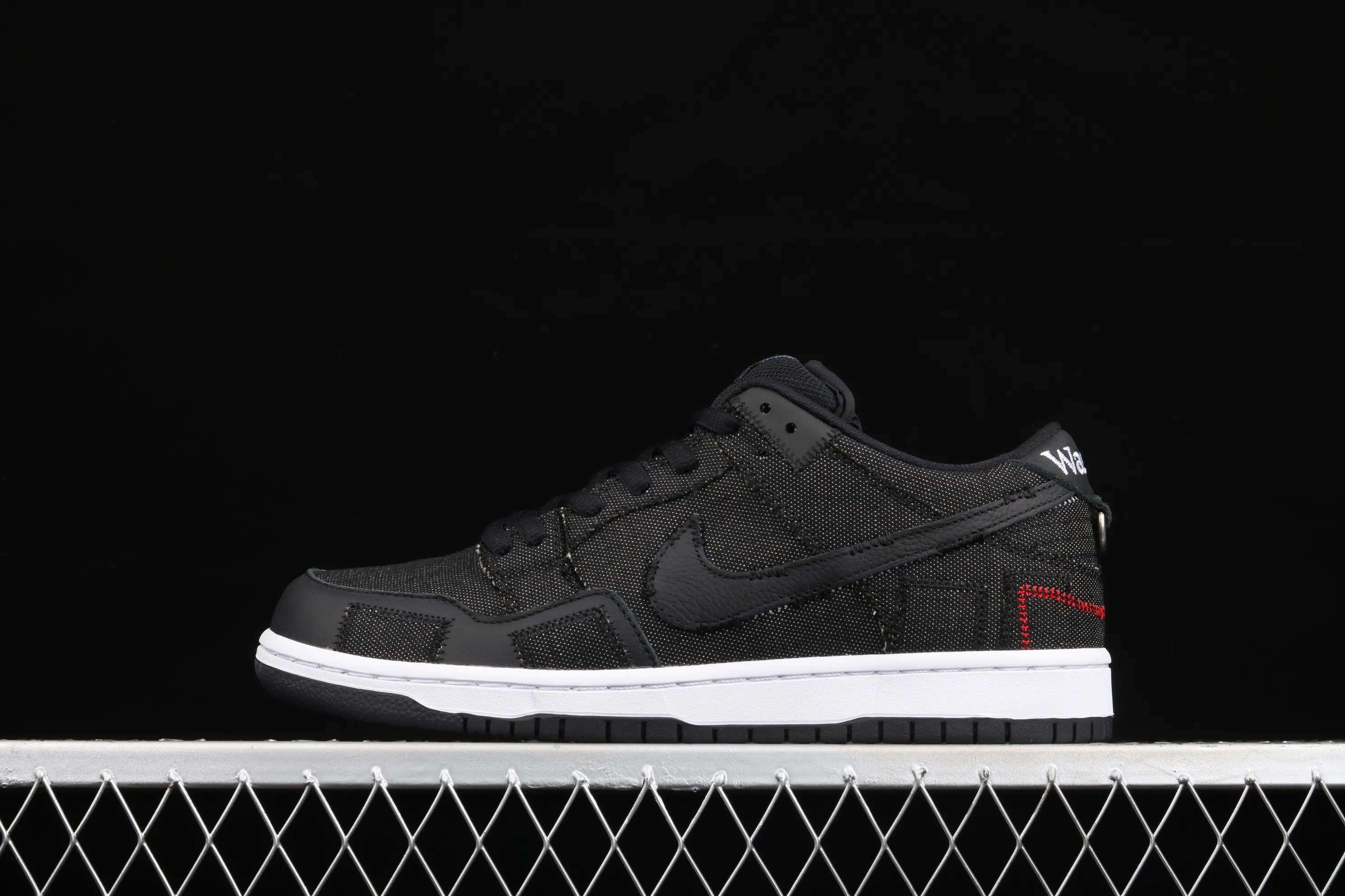 All Categories Nk SB Dunk Series Nk SB Dunk Low Low-top sneakers J version Wasted Youth x Nk SB Dunk Low SB smashed backboard fashion casual sneakers DD8386-001